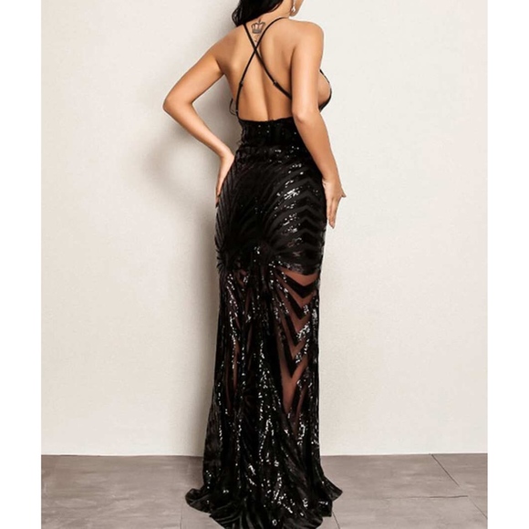 Black Geometric Plunge Criss Cross Fishtail Dress - Picture 2 of 4